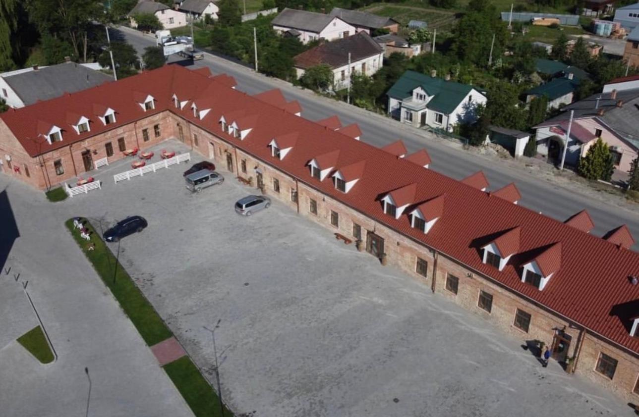 Готель Бережани Eksteriør billede